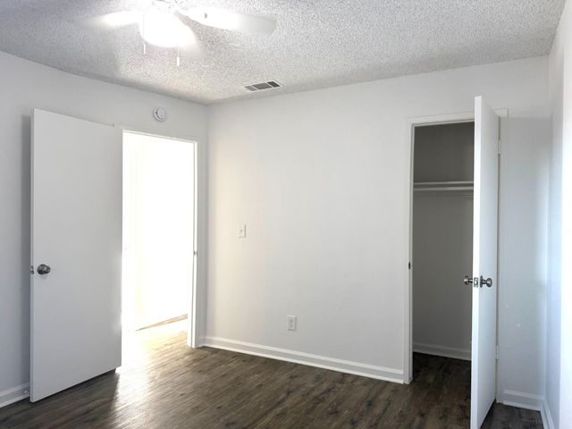 4689 N Feland Avenue, Fresno, CA 93722