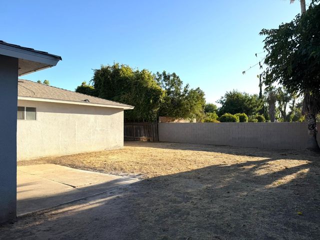 4689 N Feland Avenue, Fresno, CA 93722