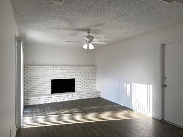 4689 N Feland Avenue, Fresno, CA 93722
