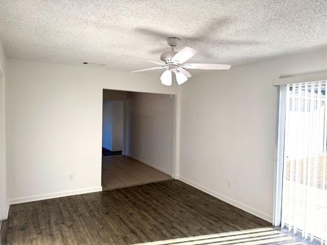 4689 N Feland Avenue, Fresno, CA 93722