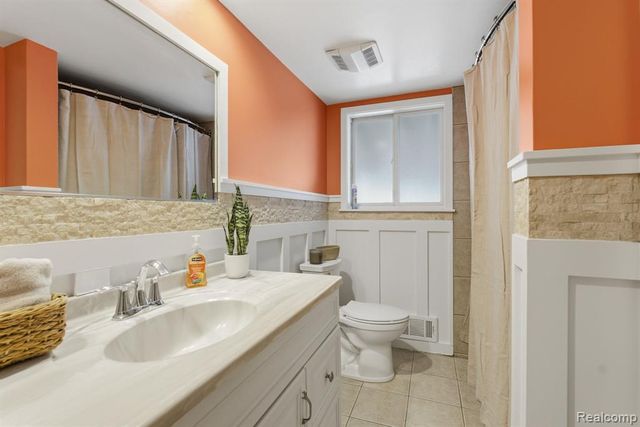 25737 Rusty Street, Taylor, MI 48180