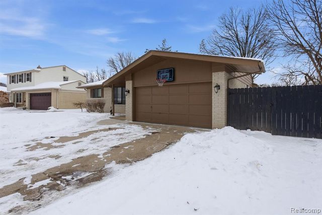 25737 Rusty Street, Taylor, MI 48180