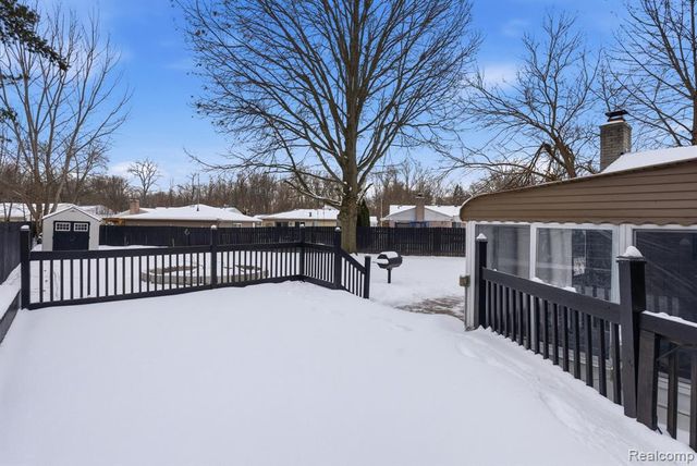 25737 Rusty Street, Taylor, MI 48180