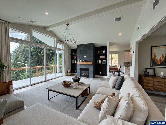 812 Hawk Dr, Silverton, OR 97381