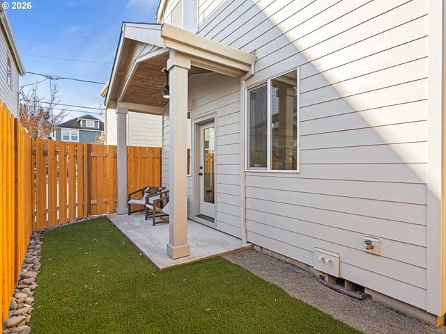 7464 N Polk Ave, Portland, OR 97203