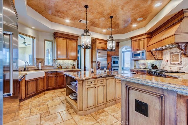 12260 Desert Rose Way, Oak Hills, CA 92344