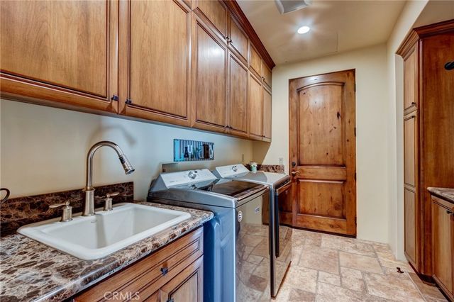 12260 Desert Rose Way, Oak Hills, CA 92344