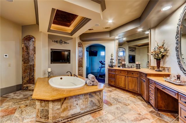 12260 Desert Rose Way, Oak Hills, CA 92344