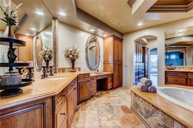 12260 Desert Rose Way, Oak Hills, CA 92344