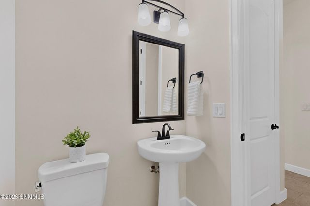 3030 Don Buck Drive, Las Cruces, NM 88011
