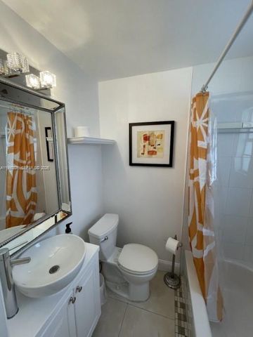 335 Ocean Dr 214, Miami Beach, FL 33139