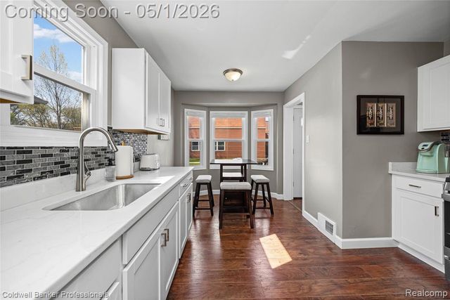 372 E Drayton Street, Ferndale, MI 48220
