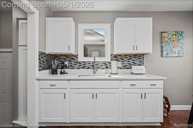 372 E Drayton Street, Ferndale, MI 48220