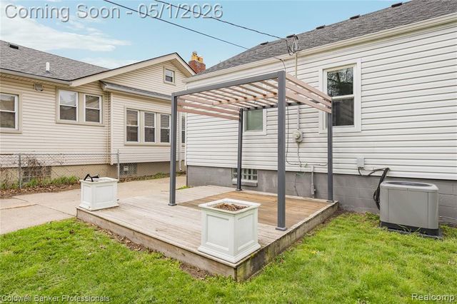372 E Drayton Street, Ferndale, MI 48220