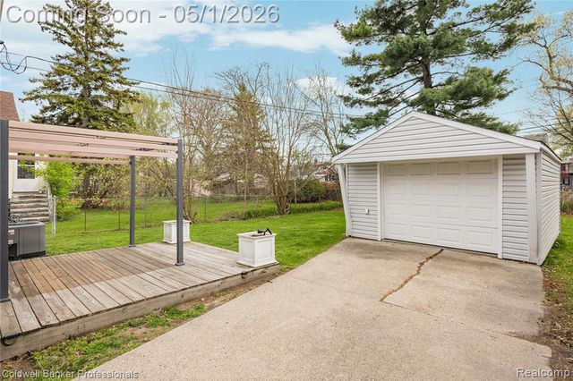 372 E Drayton Street, Ferndale, MI 48220