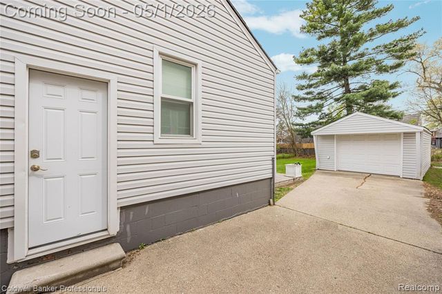 372 E Drayton Street, Ferndale, MI 48220