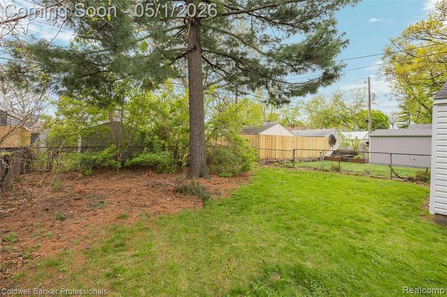 372 E Drayton Street, Ferndale, MI 48220