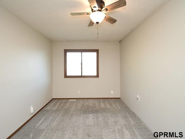 4613R Tipperary Trail, Lincoln, NE 68512