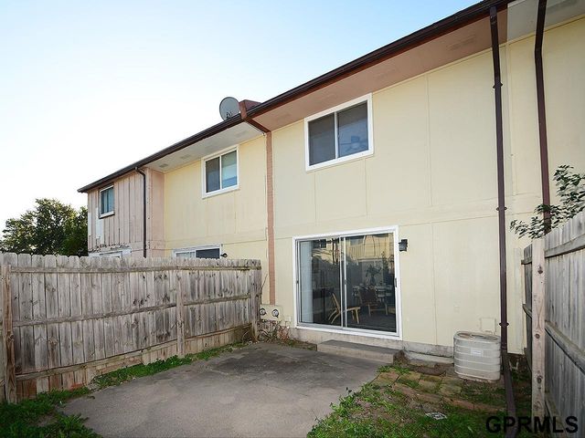 4613R Tipperary Trail, Lincoln, NE 68512