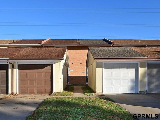 4613R Tipperary Trail, Lincoln, NE 68512