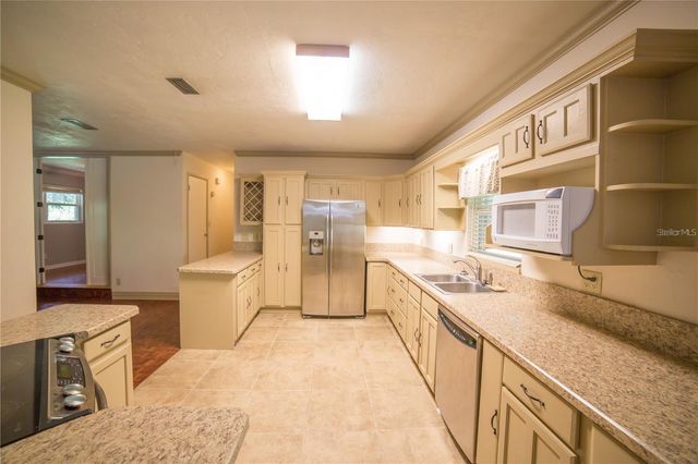 1009 NW 39TH DRIVE, Gainesville, FL 32605