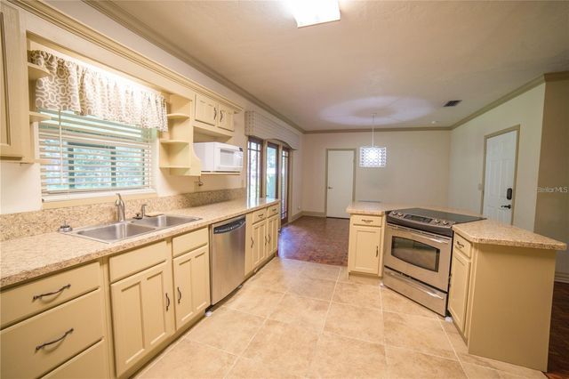 1009 NW 39TH DRIVE, Gainesville, FL 32605