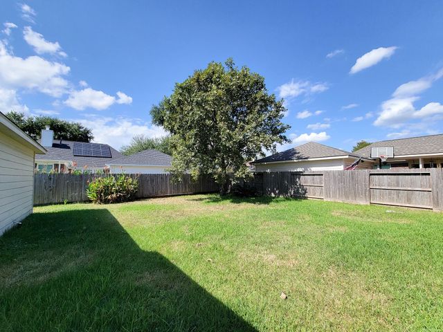11147 Carriage Lake Drive, Houston, TX 77065