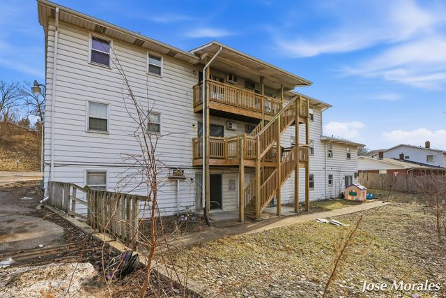 1833 Prairie Parkway SW, Wyoming, MI 49519
