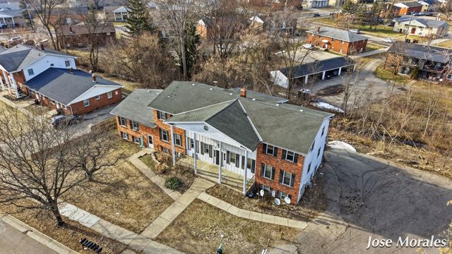 1833 Prairie Parkway SW, Wyoming, MI 49519