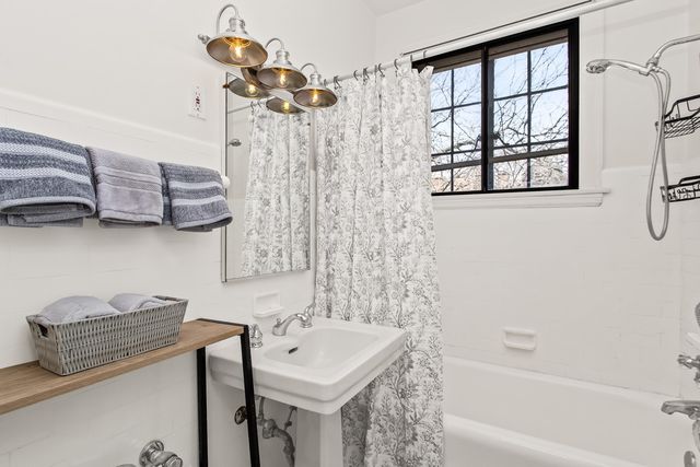 734 Noyes Street N3, Evanston, IL 60201