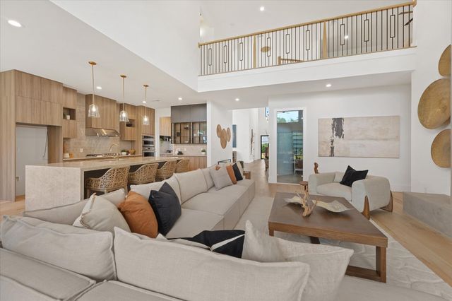 1032 E Parview Circle, Grand Prairie, TX 75104