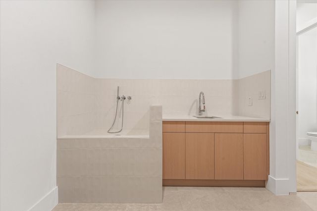 1032 E Parview Circle, Grand Prairie, TX 75104