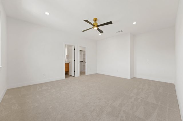1032 E Parview Circle, Grand Prairie, TX 75104