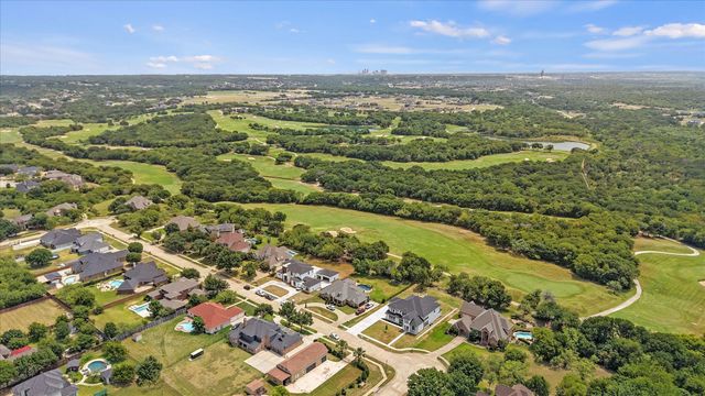1032 E Parview Circle, Grand Prairie, TX 75104