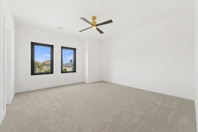 1032 E Parview Circle, Grand Prairie, TX 75104