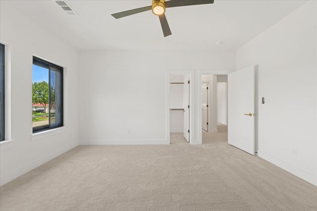 1032 E Parview Circle, Grand Prairie, TX 75104