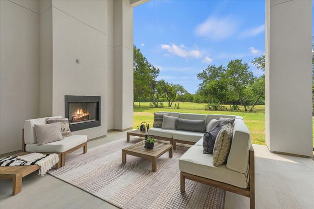 1032 E Parview Circle, Grand Prairie, TX 75104