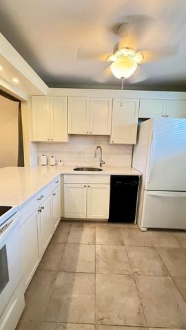 2728 N Garden Dr Drive N 214, Lake Worth, FL 33461