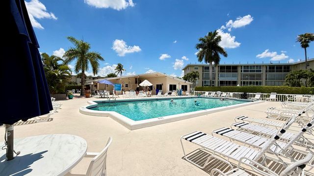 2728 N Garden Dr Drive N 214, Lake Worth, FL 33461