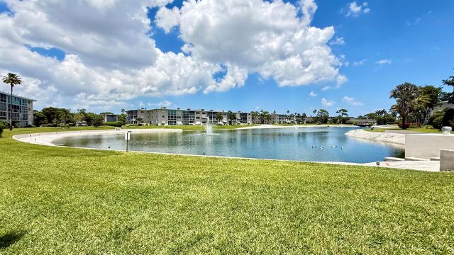 2728 N Garden Dr Drive N 214, Lake Worth, FL 33461