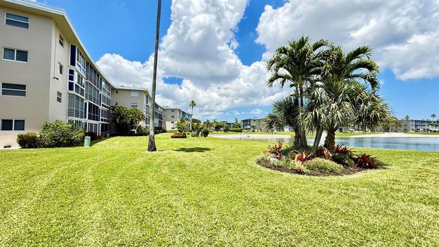 2728 N Garden Dr Drive N 214, Lake Worth, FL 33461