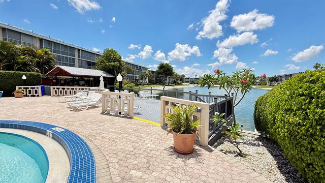 2728 N Garden Dr Drive N 214, Lake Worth, FL 33461