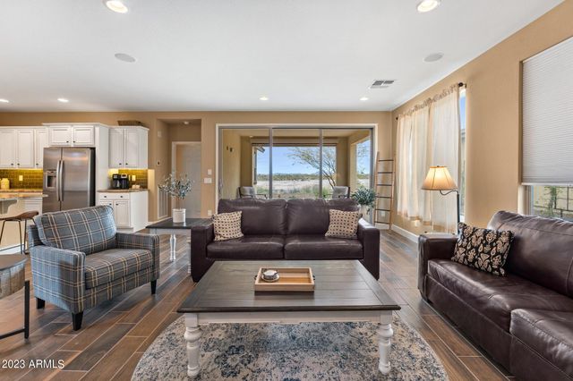 4456 COVERED WAGON Trail, Wickenburg, AZ 85390