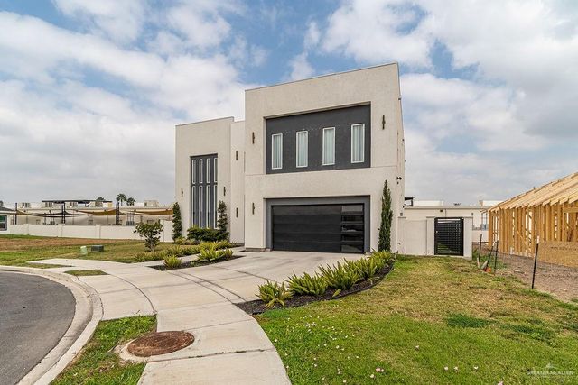 2717 E Giorgio Drive, Edinburg, TX 78542