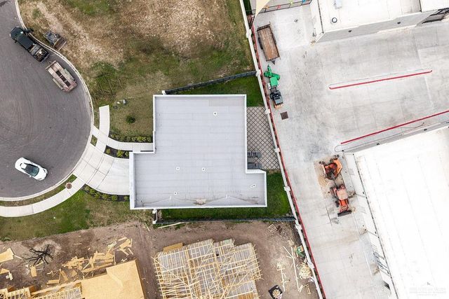 2717 E Giorgio Drive, Edinburg, TX 78542