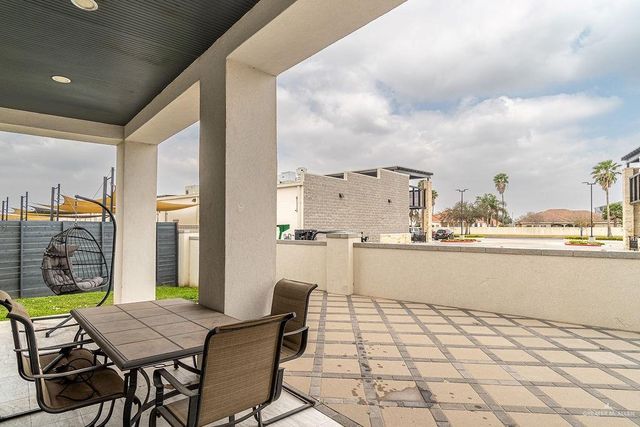 2717 E Giorgio Drive, Edinburg, TX 78542