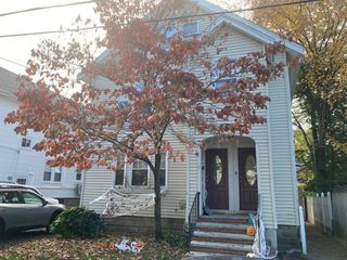 1 Hilltop Rd B, Watertown, MA 02472