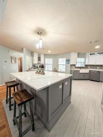 629 Downhaul Dr, Pensacola, FL 32507