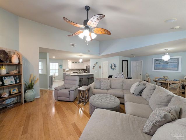 629 Downhaul Dr, Pensacola, FL 32507