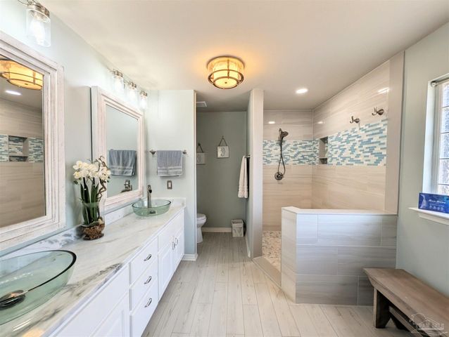 629 Downhaul Dr, Pensacola, FL 32507